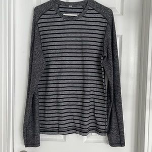 Men's Lululemon long sleeve shirt